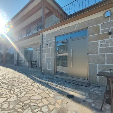 Barcelos Habadia Adega アパート *